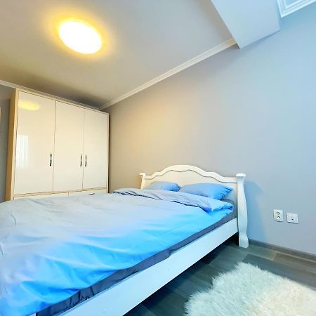 Luxury Central Flat Chisinau Ngoại thất bức ảnh